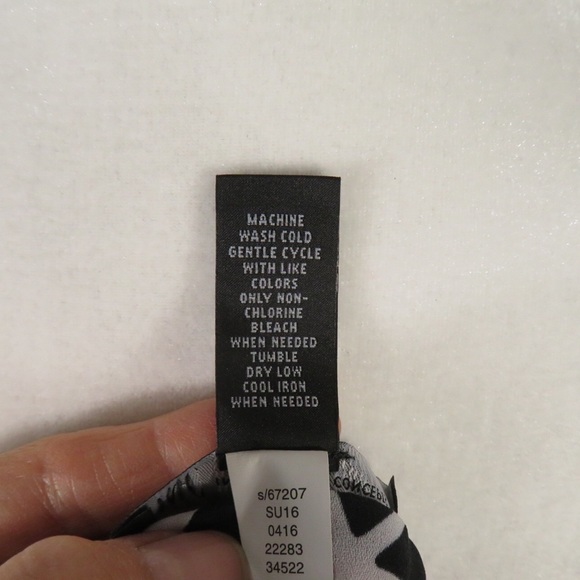 INC Black and White Geometric Scarf Tank Cami Size 6 - Picture 6 of 8